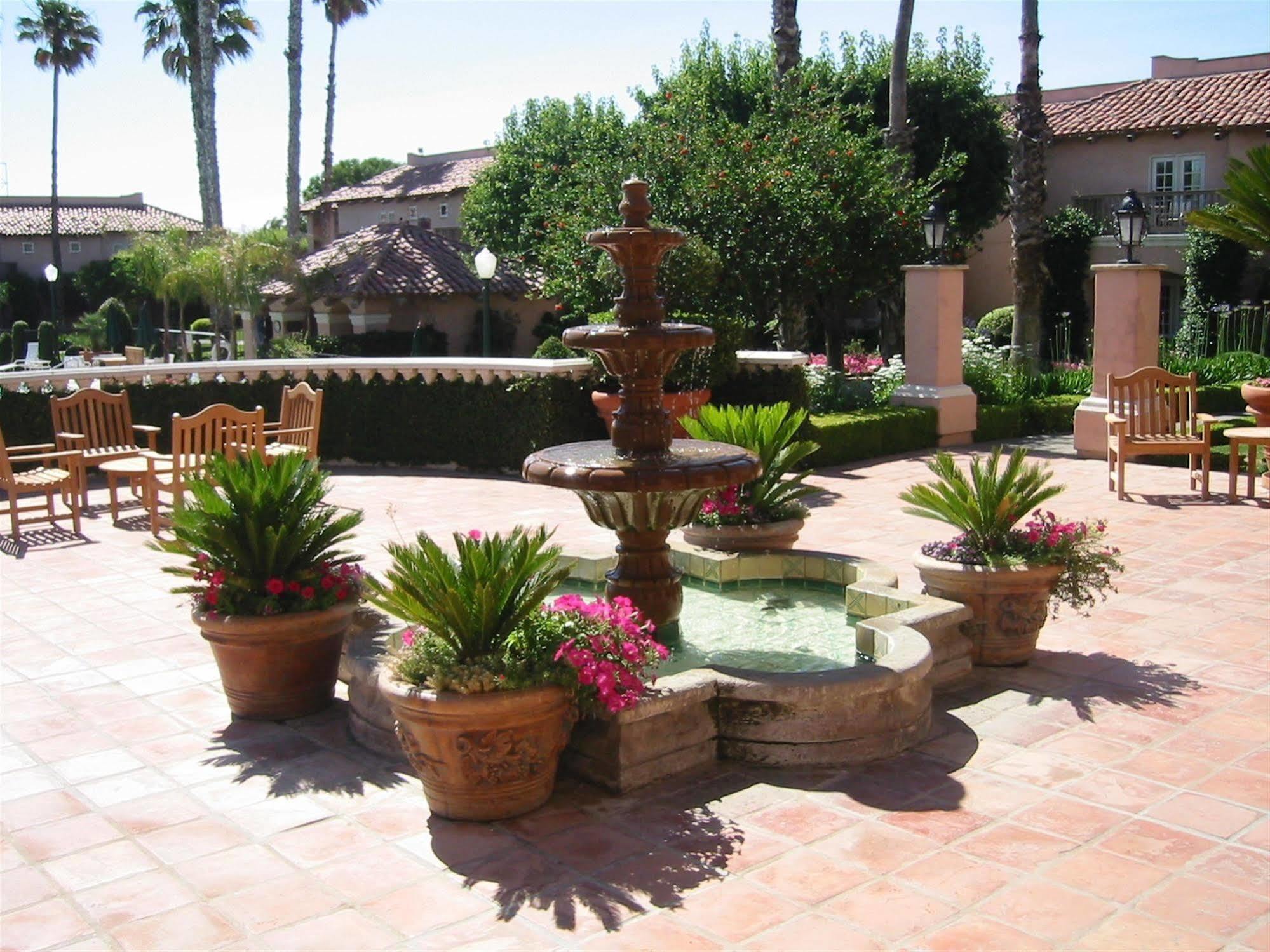 Harris Ranch Inn And Restaurant Huron Exterior foto