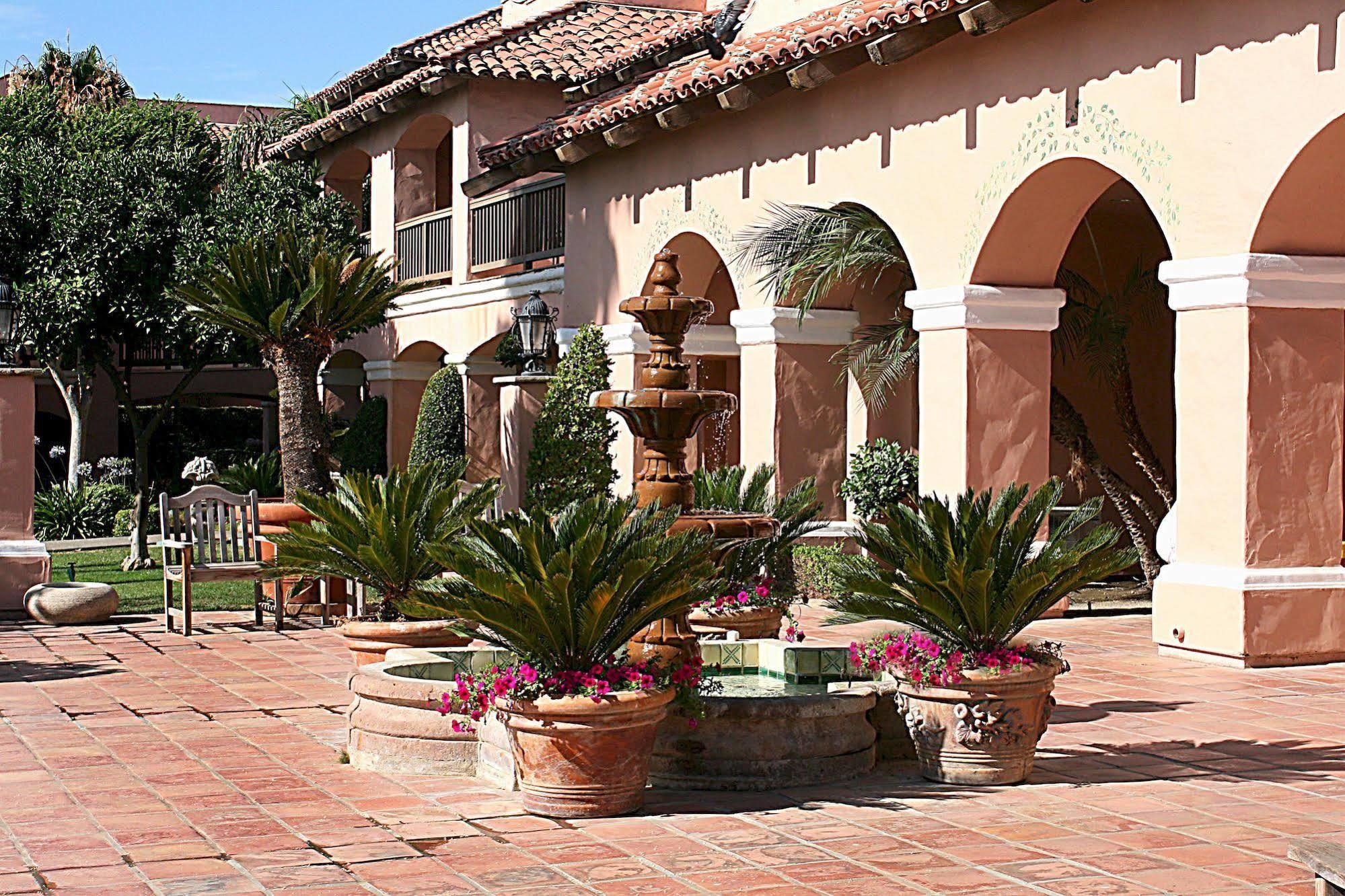 Harris Ranch Inn And Restaurant Huron Exterior foto